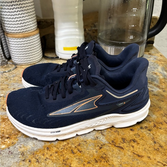 Altra Torin 6 size 8 - Picture 3 of 10